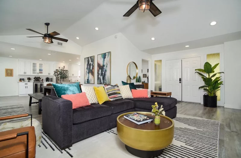 df987ff30569c4c0a2d45708fa52f2a1-uncropped_scaled_within_1536_1152