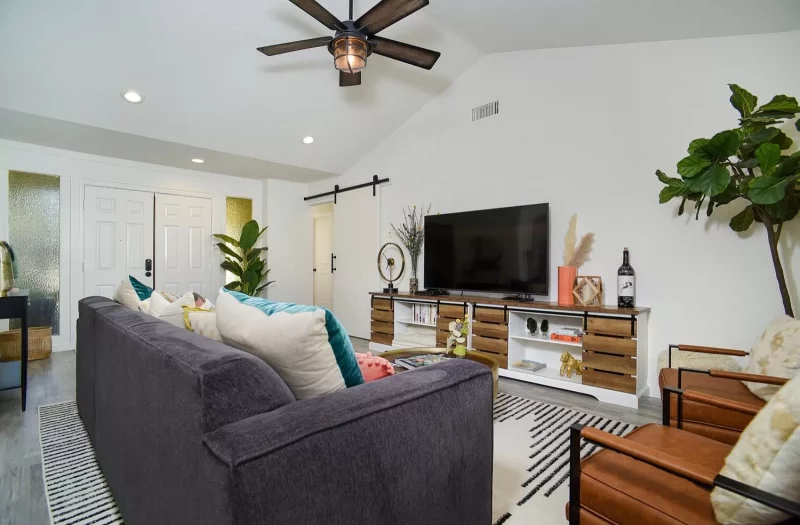 ec76b58da3e6c39c3a775f8e3891a954-uncropped_scaled_within_1536_1152